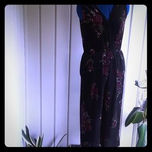 Xhilaration floral Jumper size Small